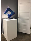 White Laminate Pedestal with Ambient Light – Pedestal Source