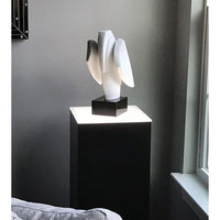Black Laminate Pedestal with Ambient Light – Pedestal Source